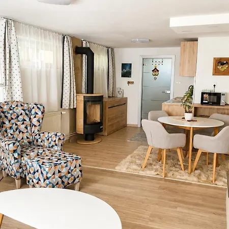 Zea Apartament *